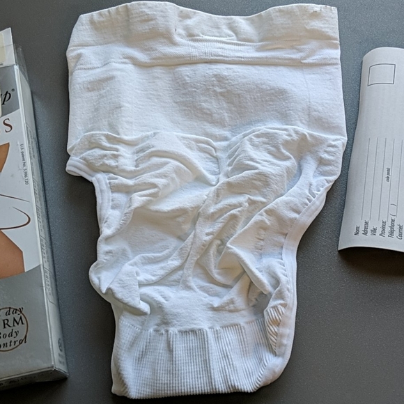 NWT The Body Wrap Seamless Panty Size Small - Picture 4 of 6